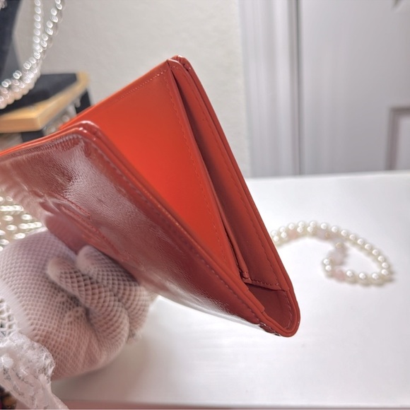 💯 Authentic Chanel Patent Leather wallet - Picture 10 of 11